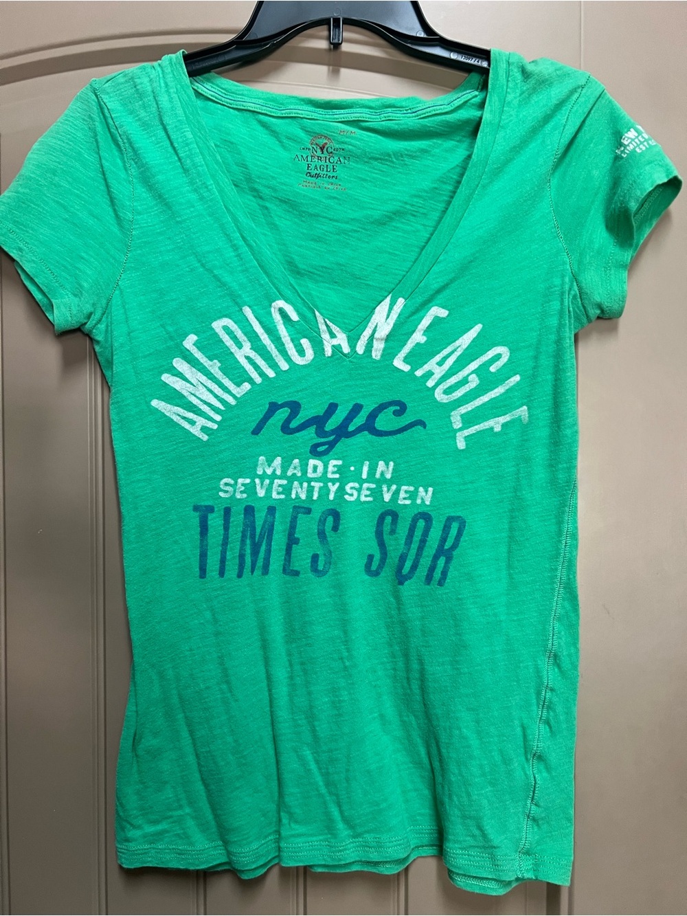 American Eagle NYC Graphic T-Shirt Green Turquoise M